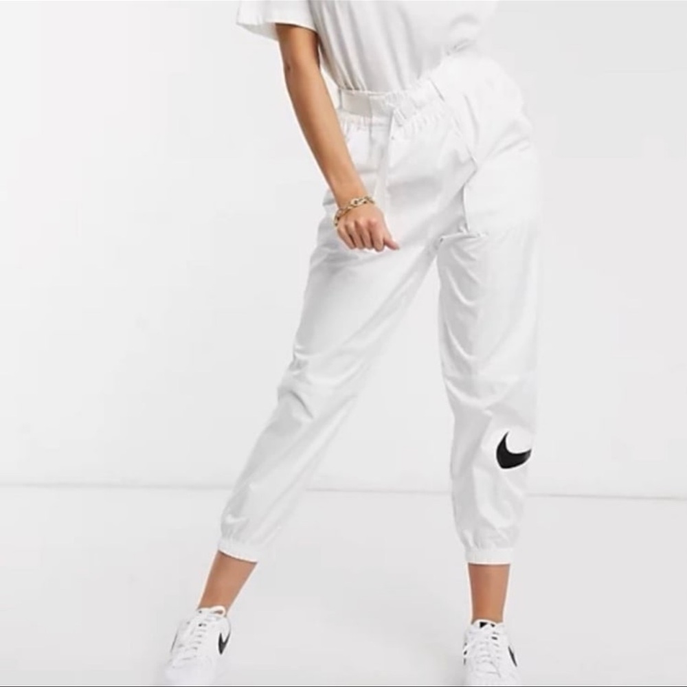 Nike Swoosh Loose Fit Joggers
